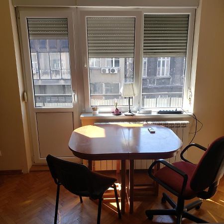 Private Cozy Room 2 With Shared Kitchen In Appartment 베오그라드 외부 사진